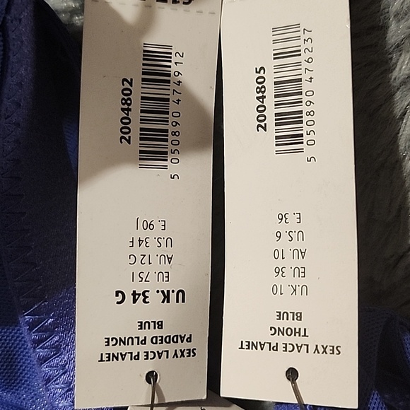 Ann Summers Sexy Plunge bra & matching sexy thong in blue lace - Picture 9 of 9